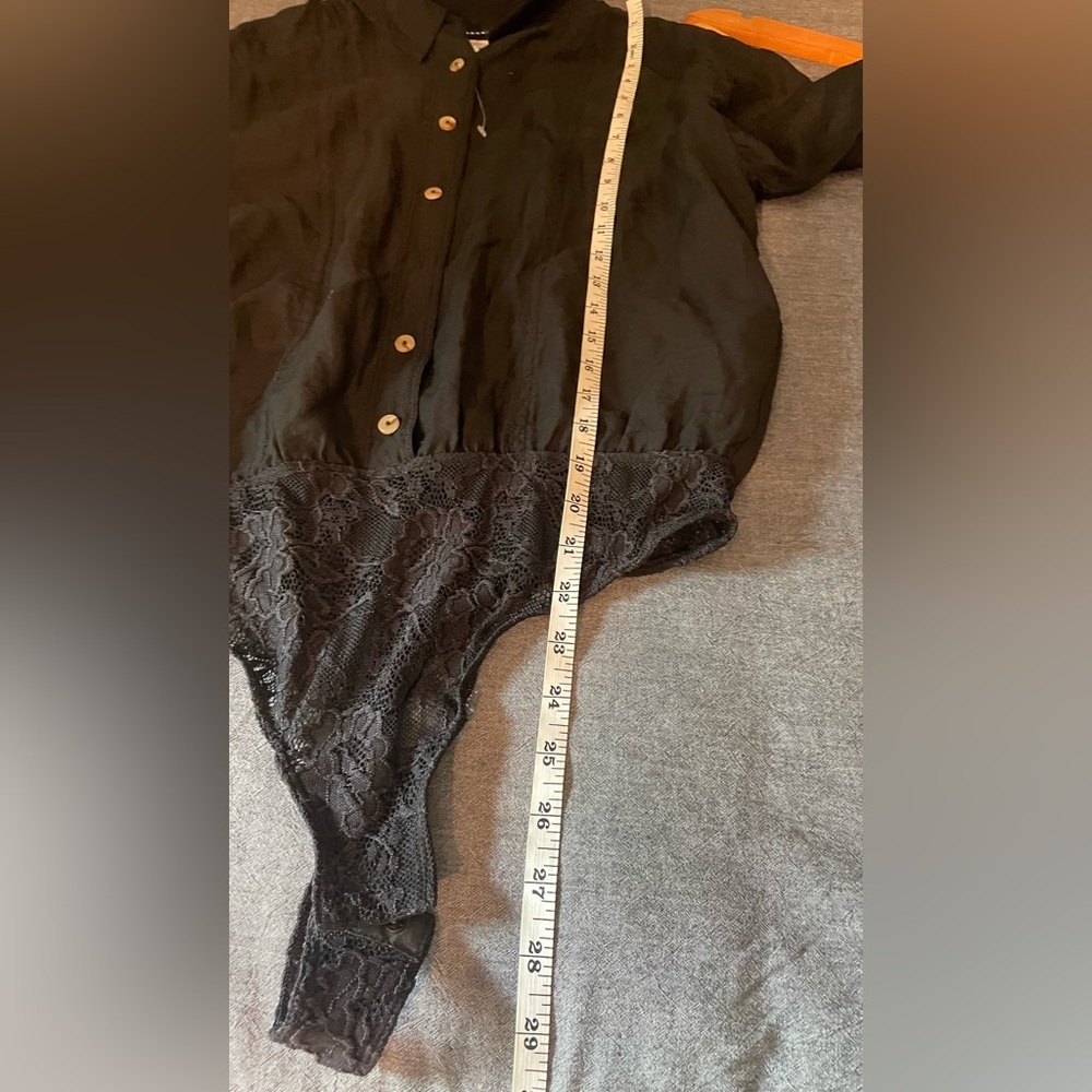 Pilcro Anthropologie Black Button-Front Bodysuit Blouse with Collar - Picture 12 of 13